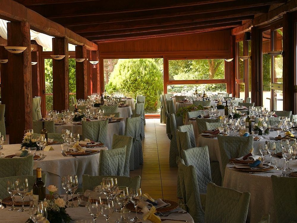 Hotel La Penisola Baschi Exterior foto
